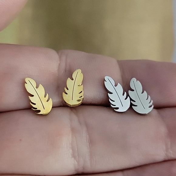 Feather Stud Earrings, choice of color - Picture 1 of 7